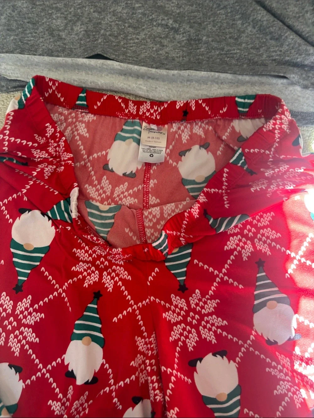 Signature Studio Gray Top & Red Gnome-Print Pajama Set